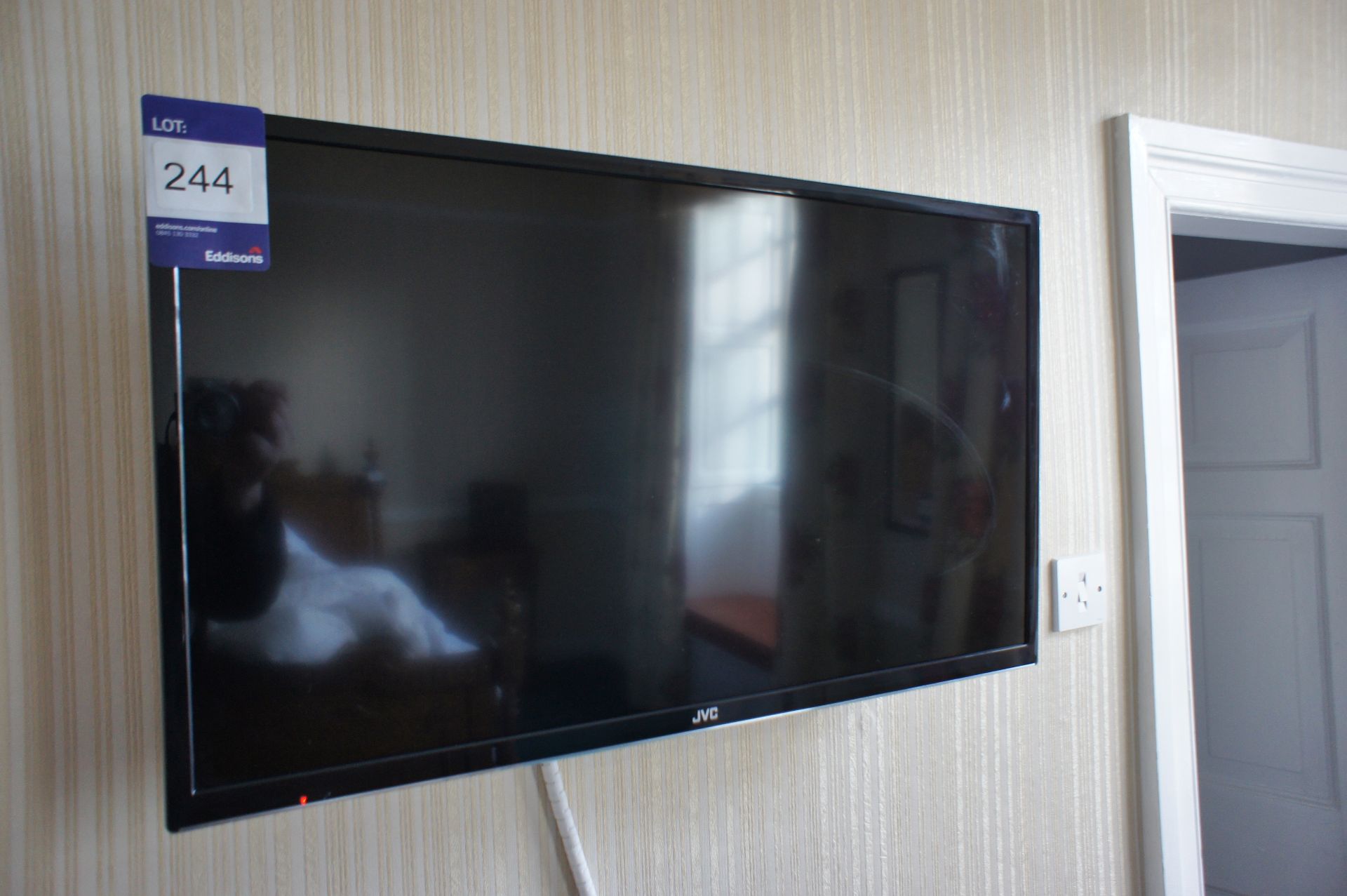 * JVC 32 inch Flat Screen TV. This lot is located in the Bedroom McMullan - Image 2 of 3