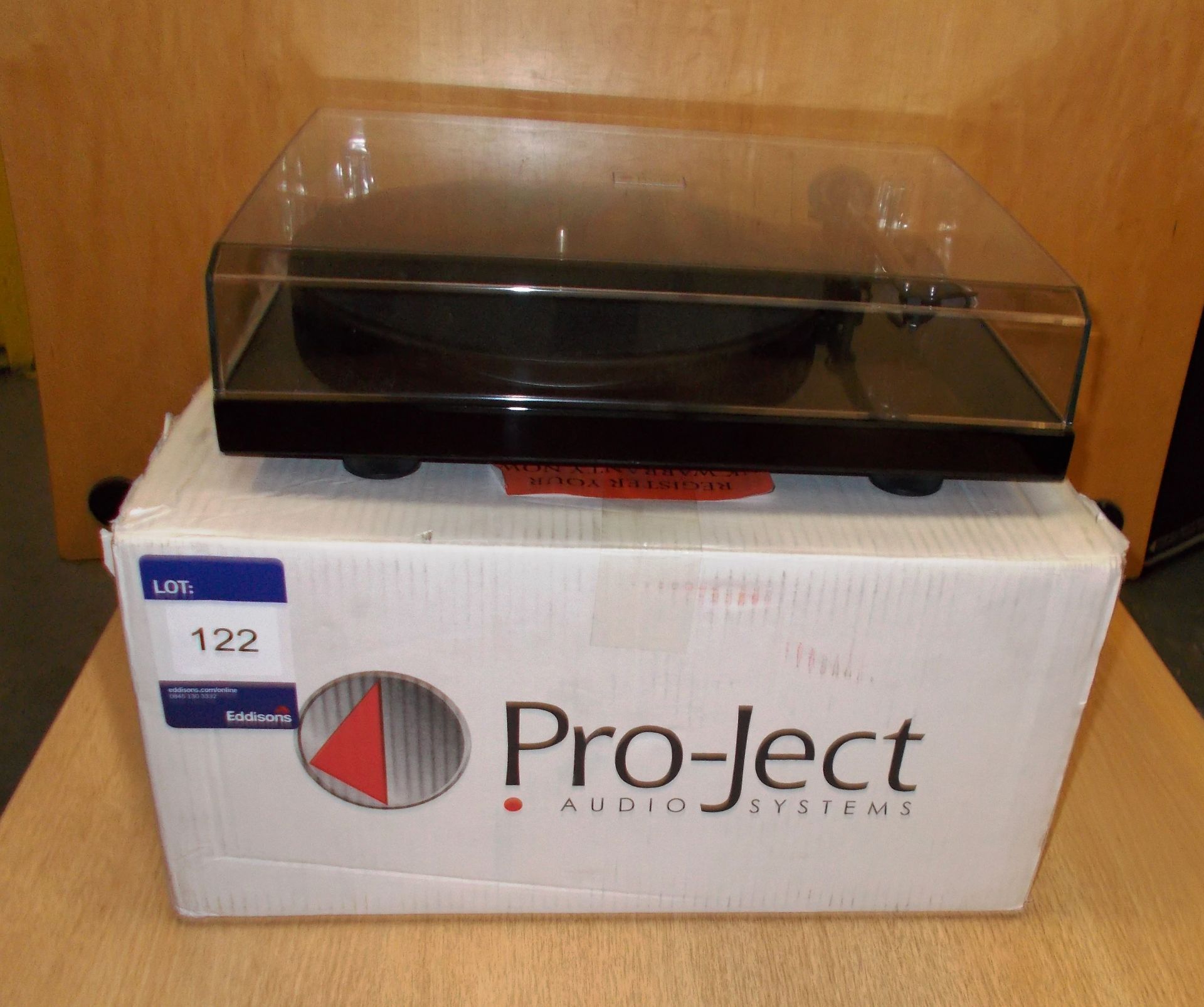 Pro-Ject Debut Carbon Turntable, black (on display) – RRP £350