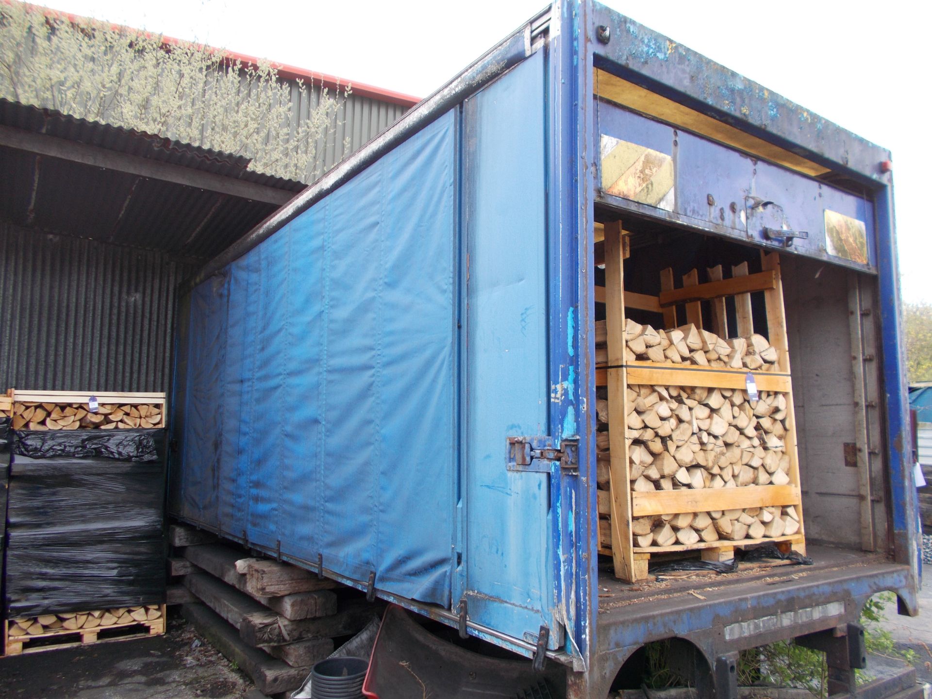 Lorry box body, currently used for storage purposes. Excluding contents where lotted - Image 2 of 2