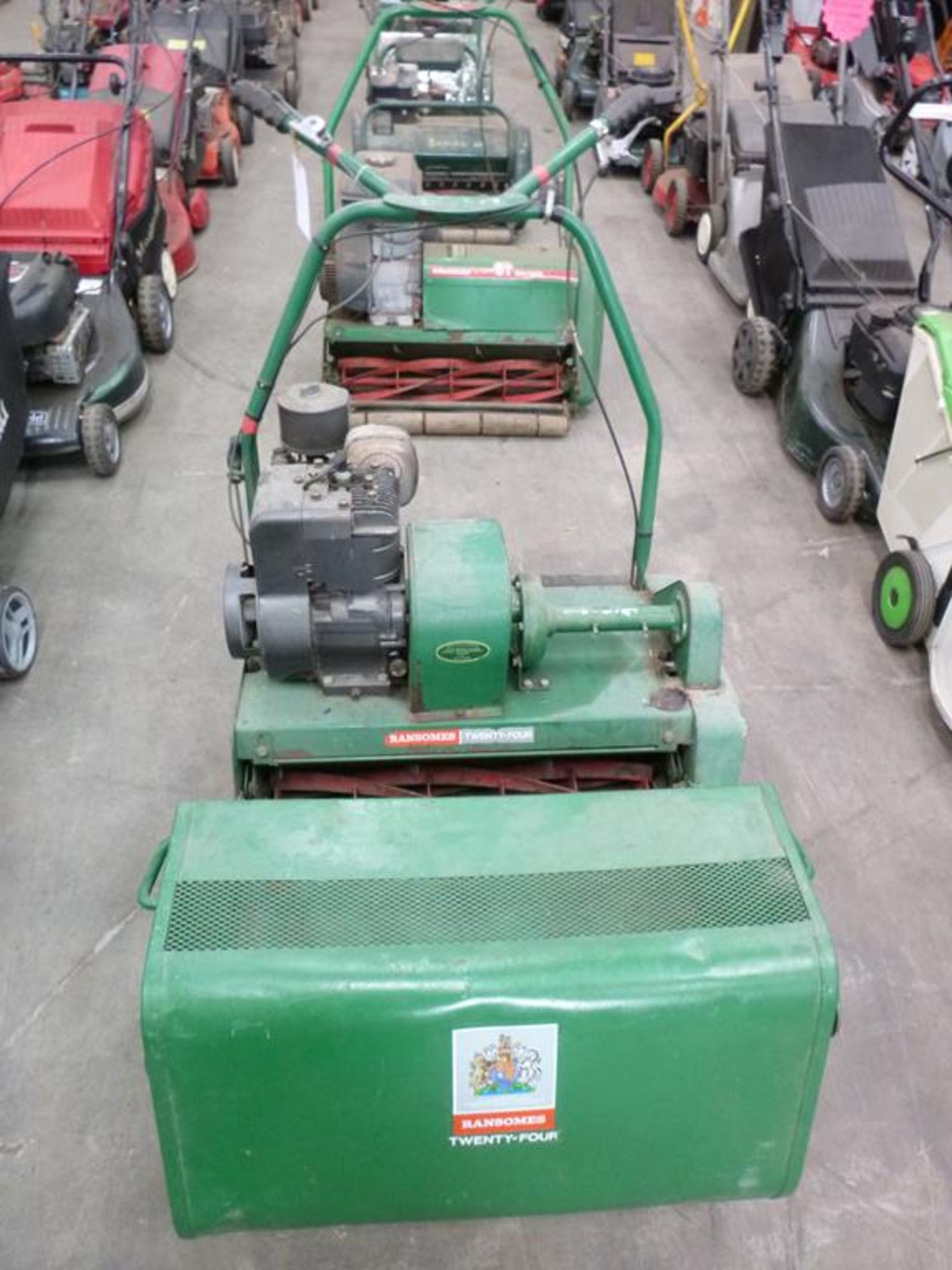 A Trade In Ransomes 'Twenty Four' Reg No 05316 Lawnmower with a Briggs & Stratton 206cc Engine - Image 4 of 4