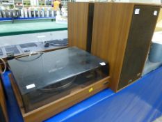 Hitachi PS12 Turntable with two speakers (est £25-40)