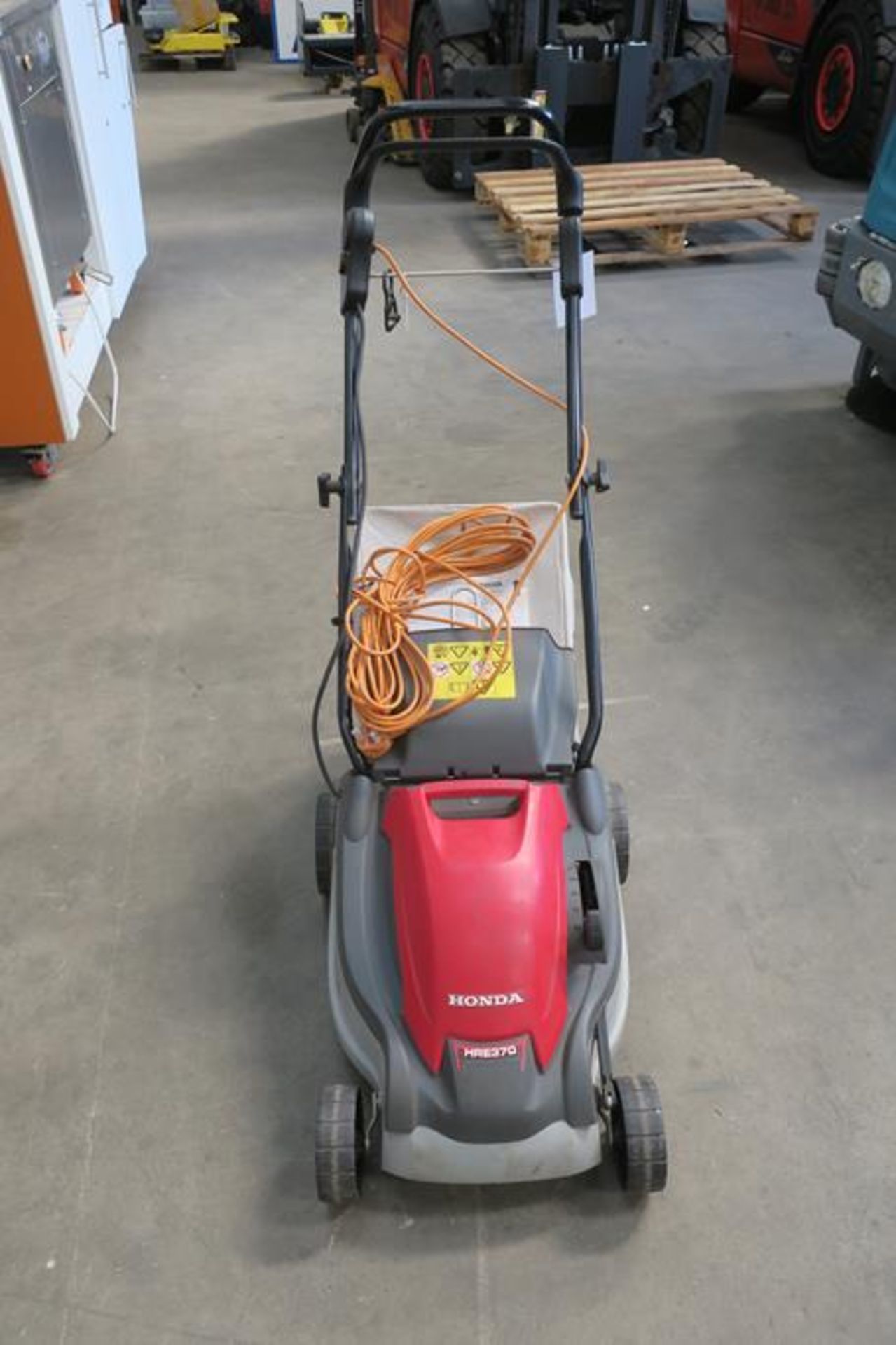 Ex Display Honda Electric Lawnmower HRE370 - Image 2 of 2