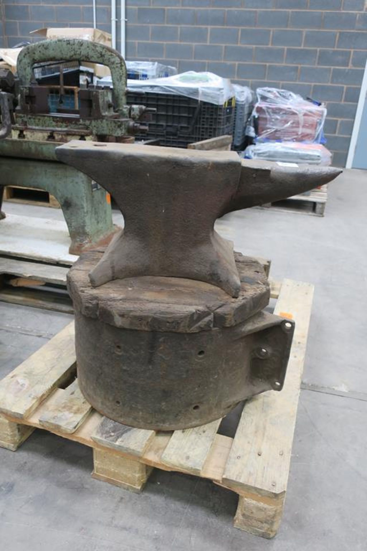 * Vintage Anvil (mounted on steam roller differential) Anvil Base, Swage Block and various - Image 2 of 5