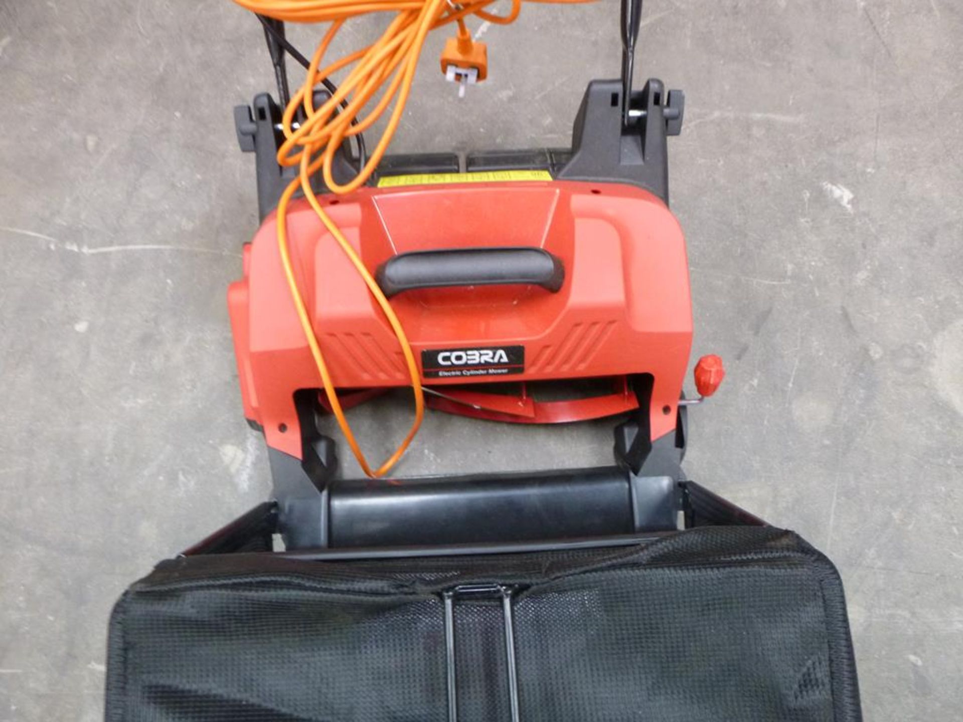 Ex Display Cobra Electric Cylinder Lawnmower CM32E. Shop Price £69 - Image 2 of 3