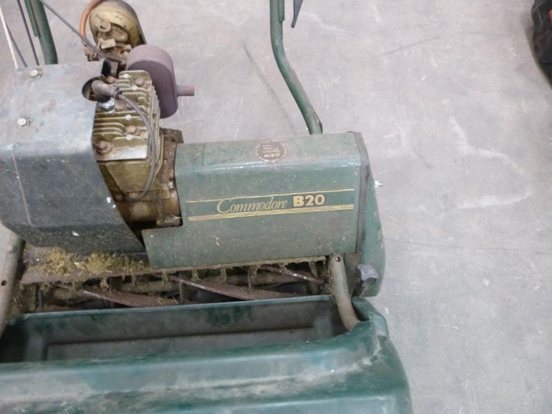 A Trade In Atco Commodore B20 114cc Petrol Powered Lawnmower - Image 2 of 3