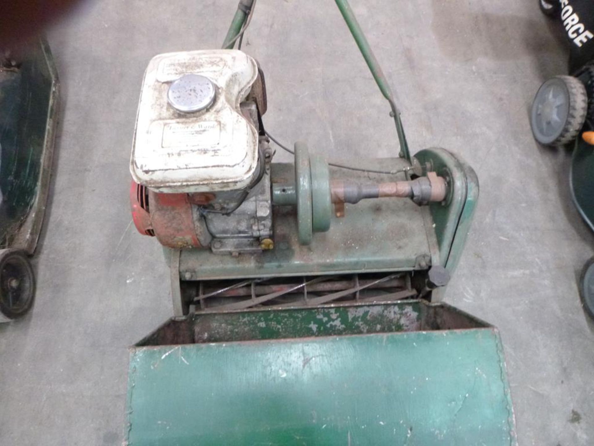 A Trade In Petrol Cylinder 20'' Lawnmower - Image 2 of 3