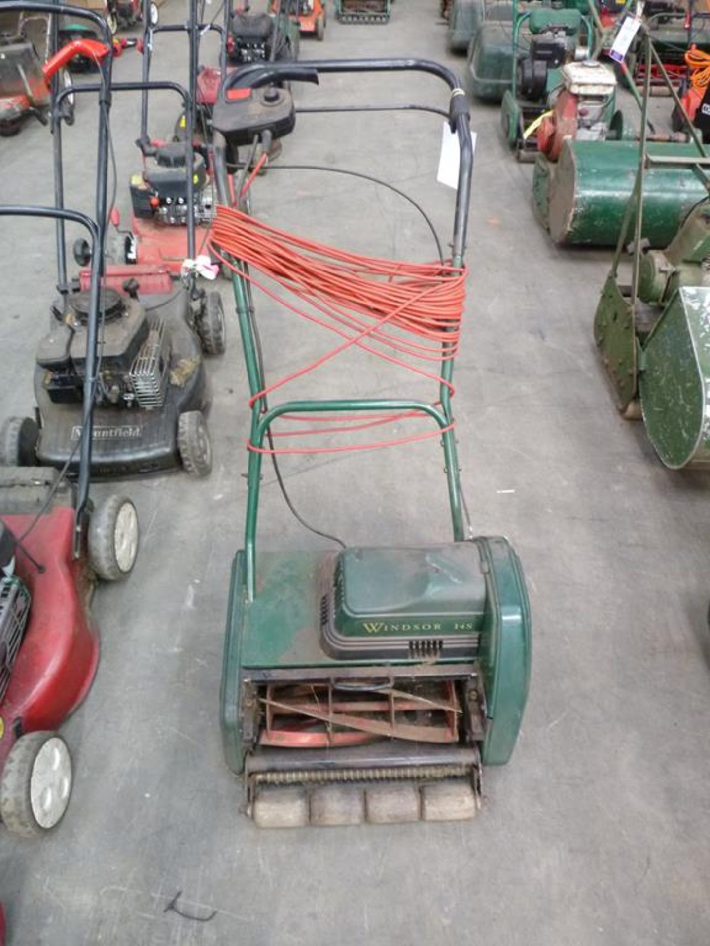 Trade In Windsor 14S F016L80878 Electric Lawnmower - Image 3 of 3