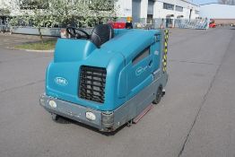 2013 Tennant Ride on Sweeper/Scrubber