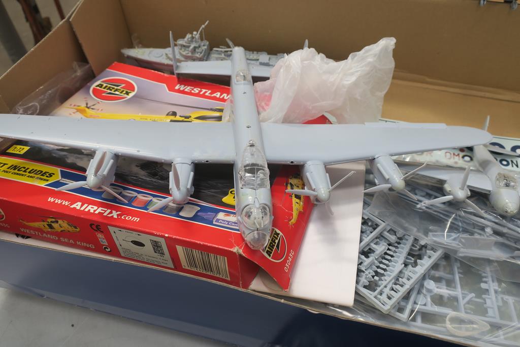This is a Timed Online Auction on Bidspotter.co.uk, Click here to bid. An Airfix V.E. Day Multi Kit, - Image 8 of 8