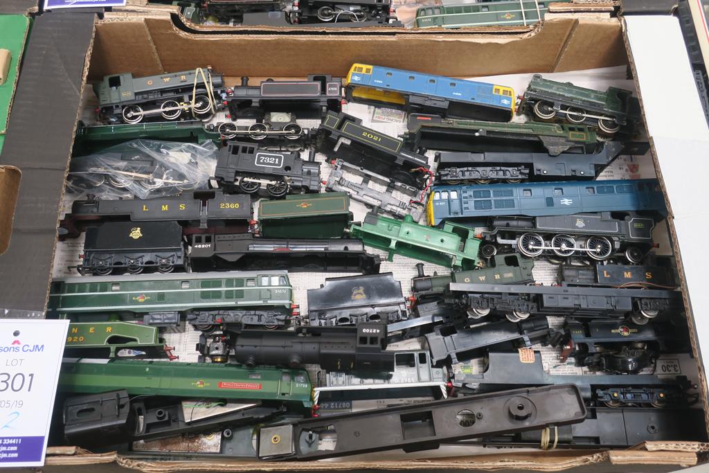 This is a Timed Online Auction on Bidspotter.co.uk, Click here to bid. Model Railway. Two boxes of - Image 3 of 3