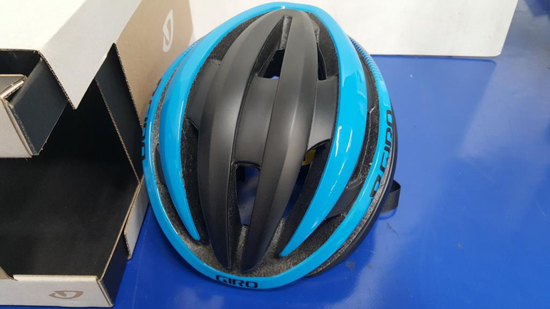 Giro Cinder Mips Adult Medium Cycling Helmet - Image 3 of 5