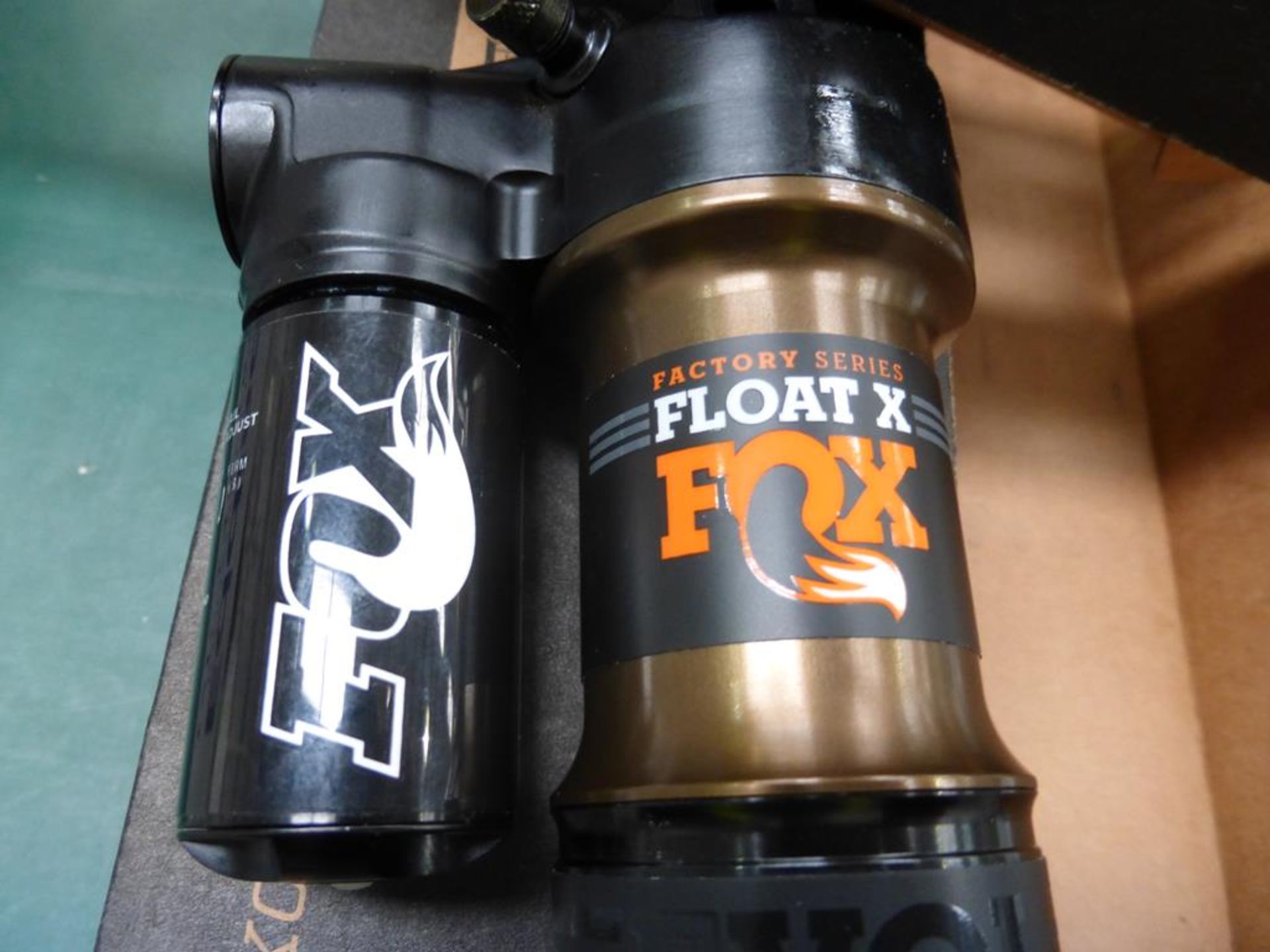 A Boxed Fox Spacer - Image 2 of 3