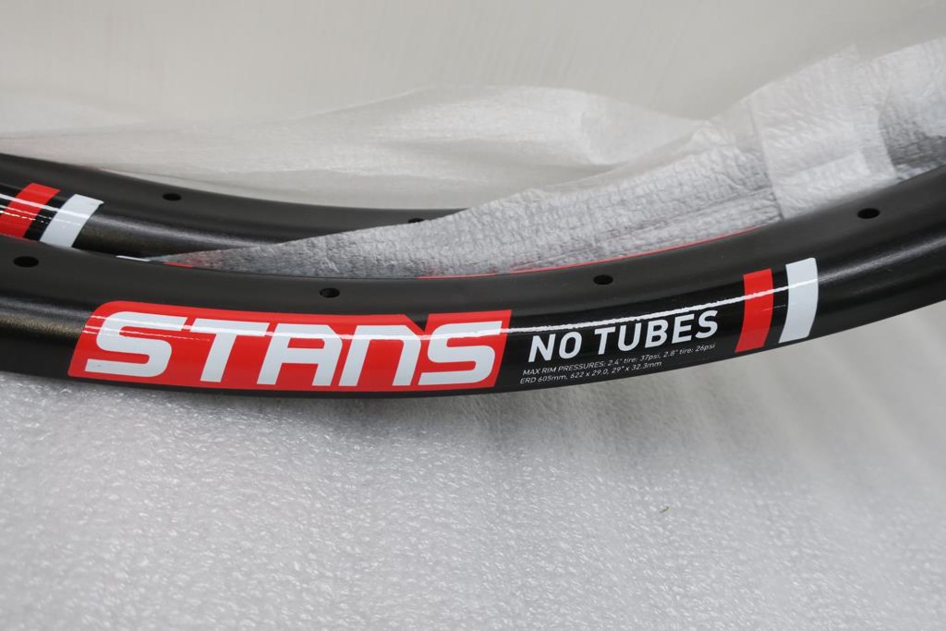 A Pair of New Stans 'No Tubes' ZTR Flow MK3 Rims (29 32H) - Image 2 of 9