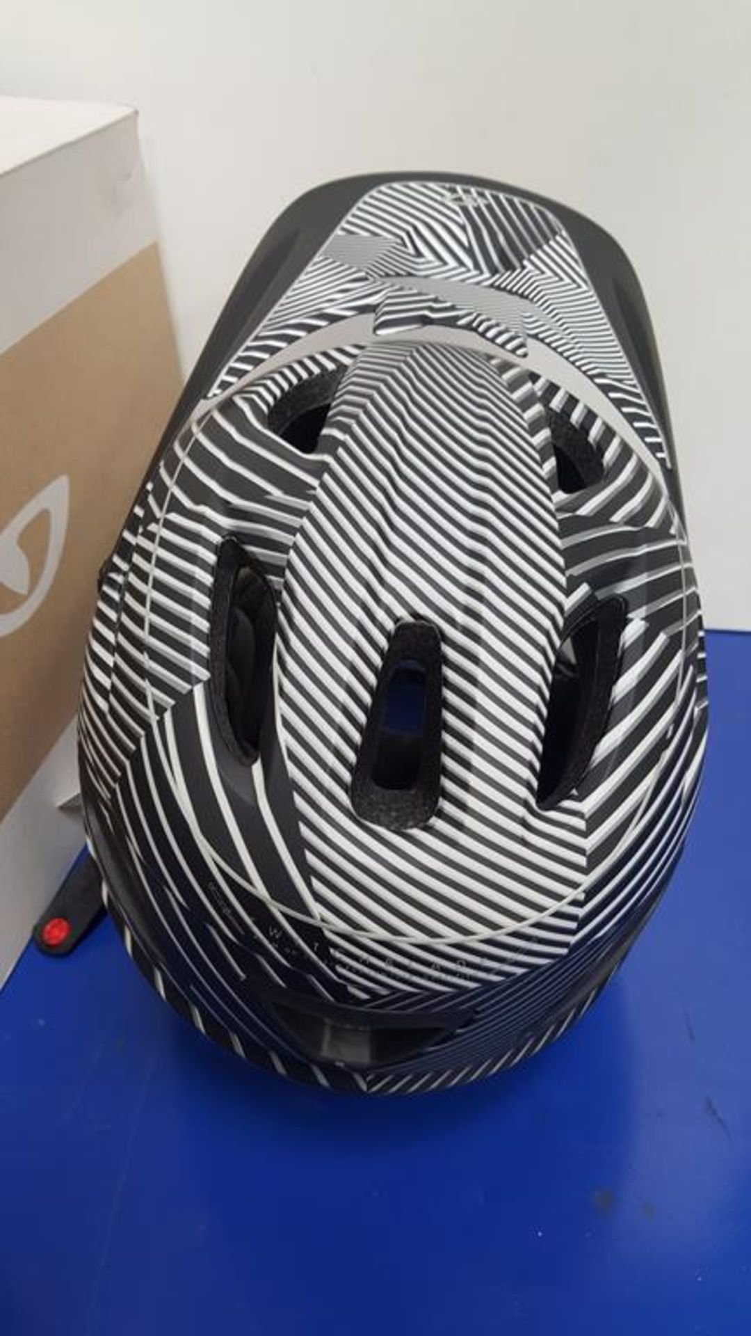 Giro Switchblade Mips Adult Medium Cycling Helmet - Image 5 of 5