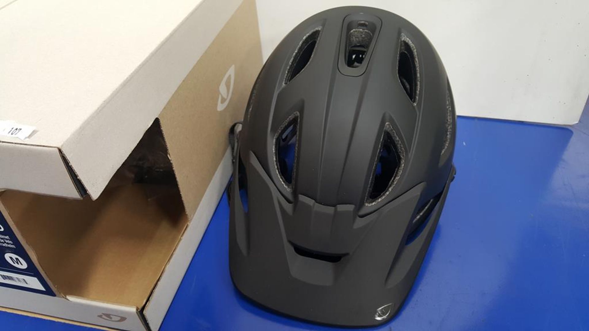 Giro Montaro Mips Adult Medium Cycling Helmet - Image 3 of 5