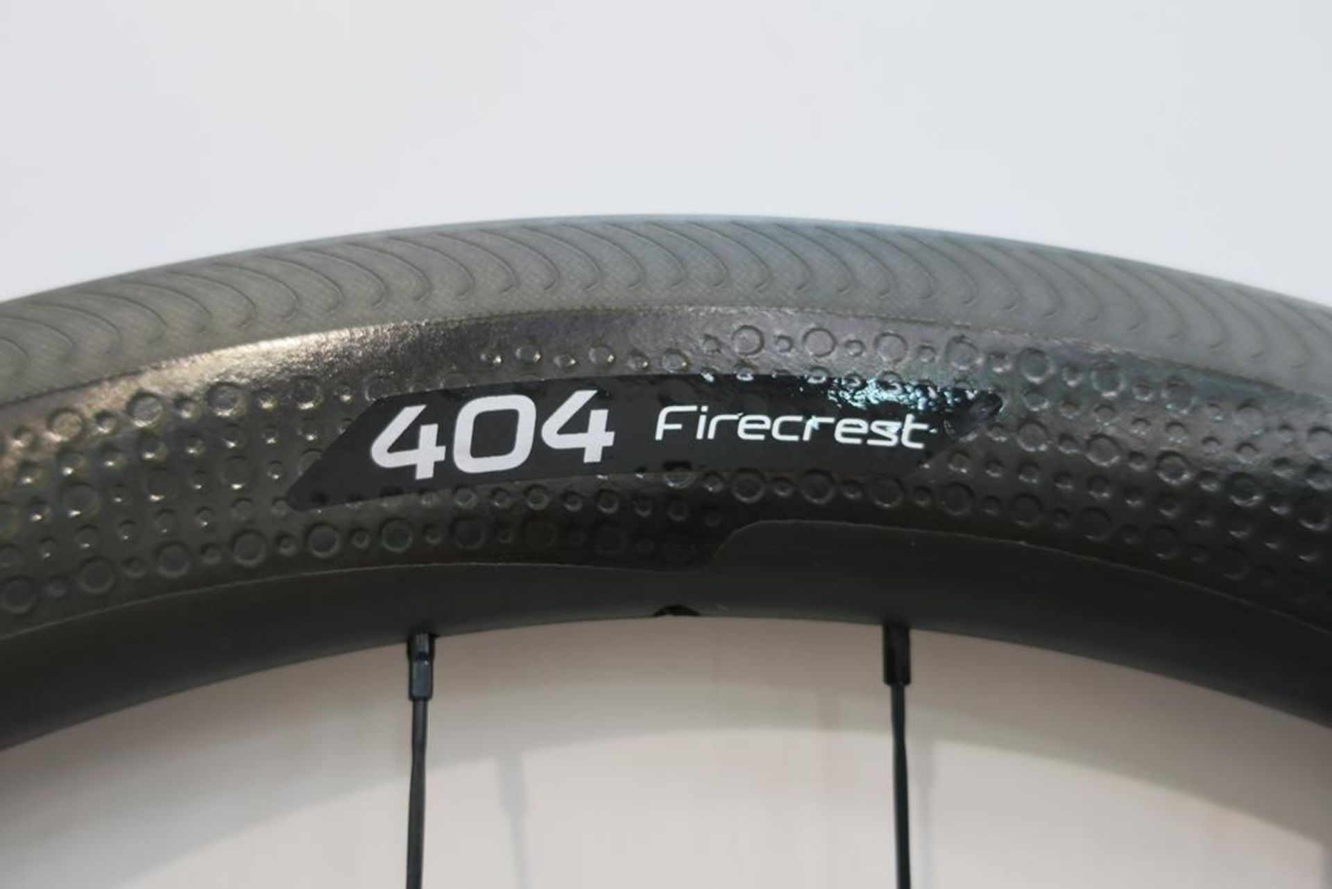 A Set of New Boxed Zipp 404 Firecrest Rims - Image 2 of 14