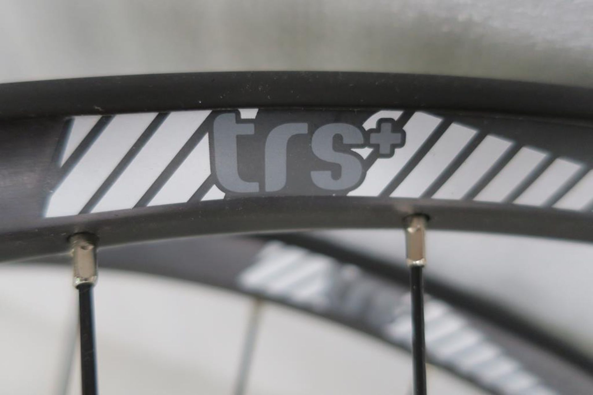 A Pair of New E Thirteen TRS+ ERD 561 Rims with Fitted Pro 4 148 Rear Hub and Hope Santa Cruz Pro 4 - Image 3 of 19