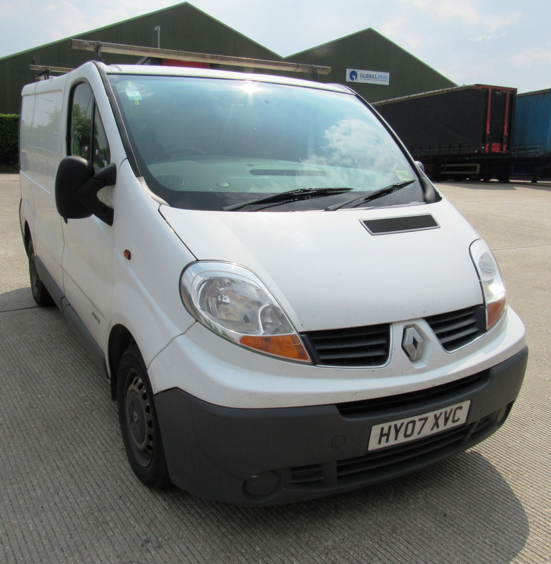 Renault Trafic SL27+ DCI 115 Panel Van, registration HY07 XVC, first registered 21 March 2007, MOT - Image 2 of 10