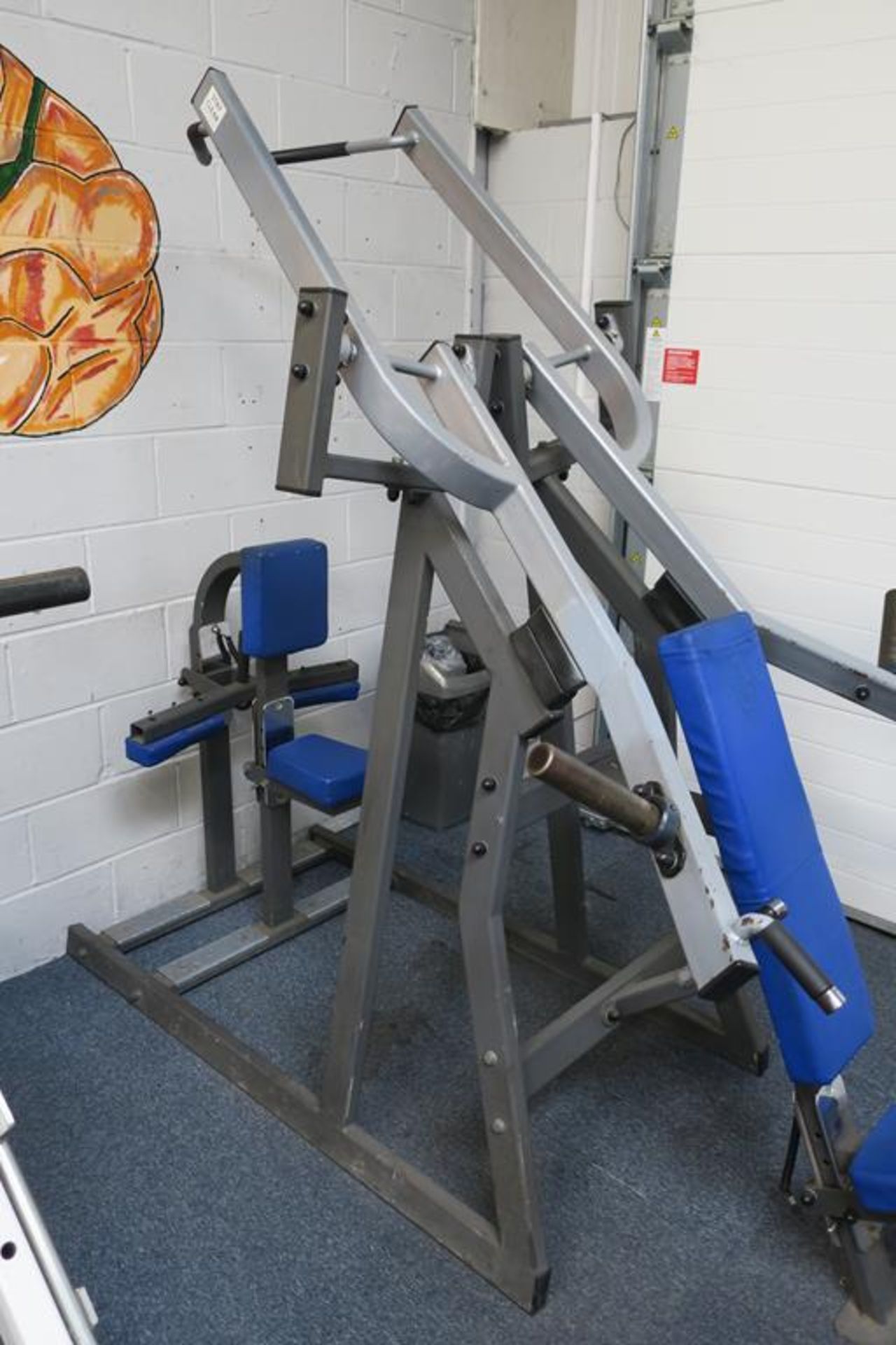 Combination Plate Loaded Incline Chest Press/Reverse Pull Down - Image 4 of 4