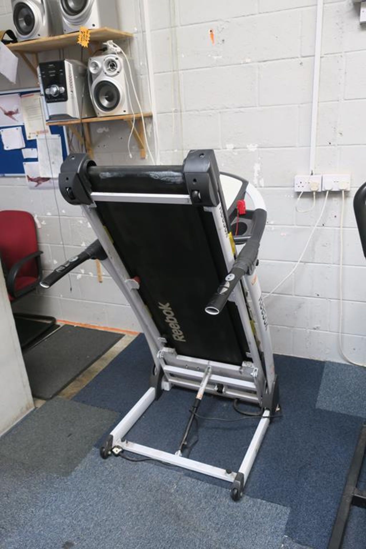 Reebok Z8 Run Folding Treadmill (spares or repairs) - Image 2 of 4