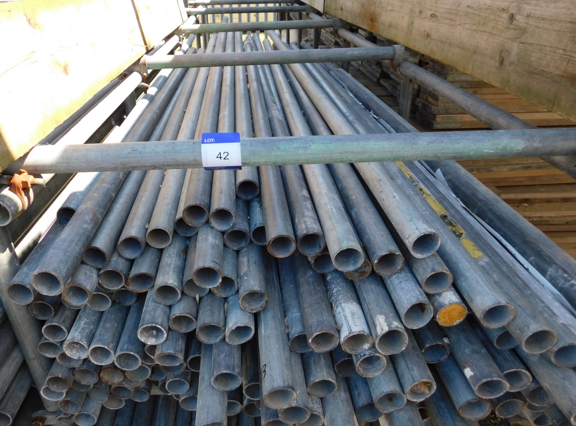 Approx. 210 mixed length scaffold tube8’-14’