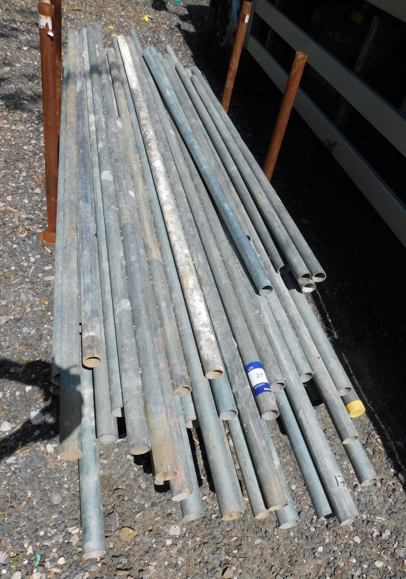 Approx. 52 mixed length scaffold tube 8’-11’