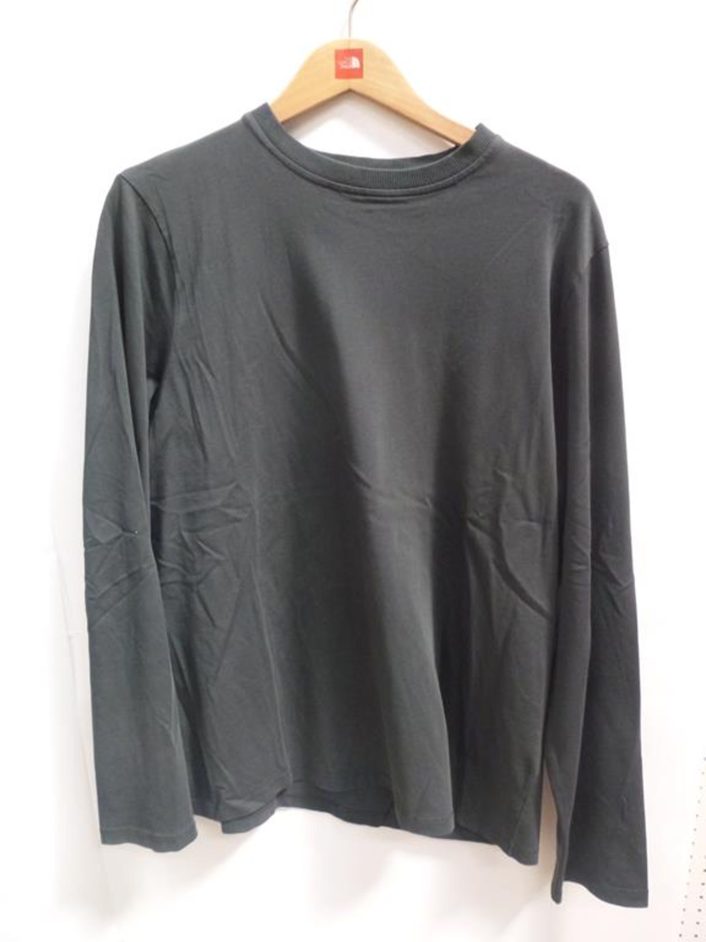 A Long Sleeved White T-Shirt (M), a Lemaire Short Sleeved T-Shirt (?), 5 x Long Sleeved Black Tops ( - Image 6 of 10