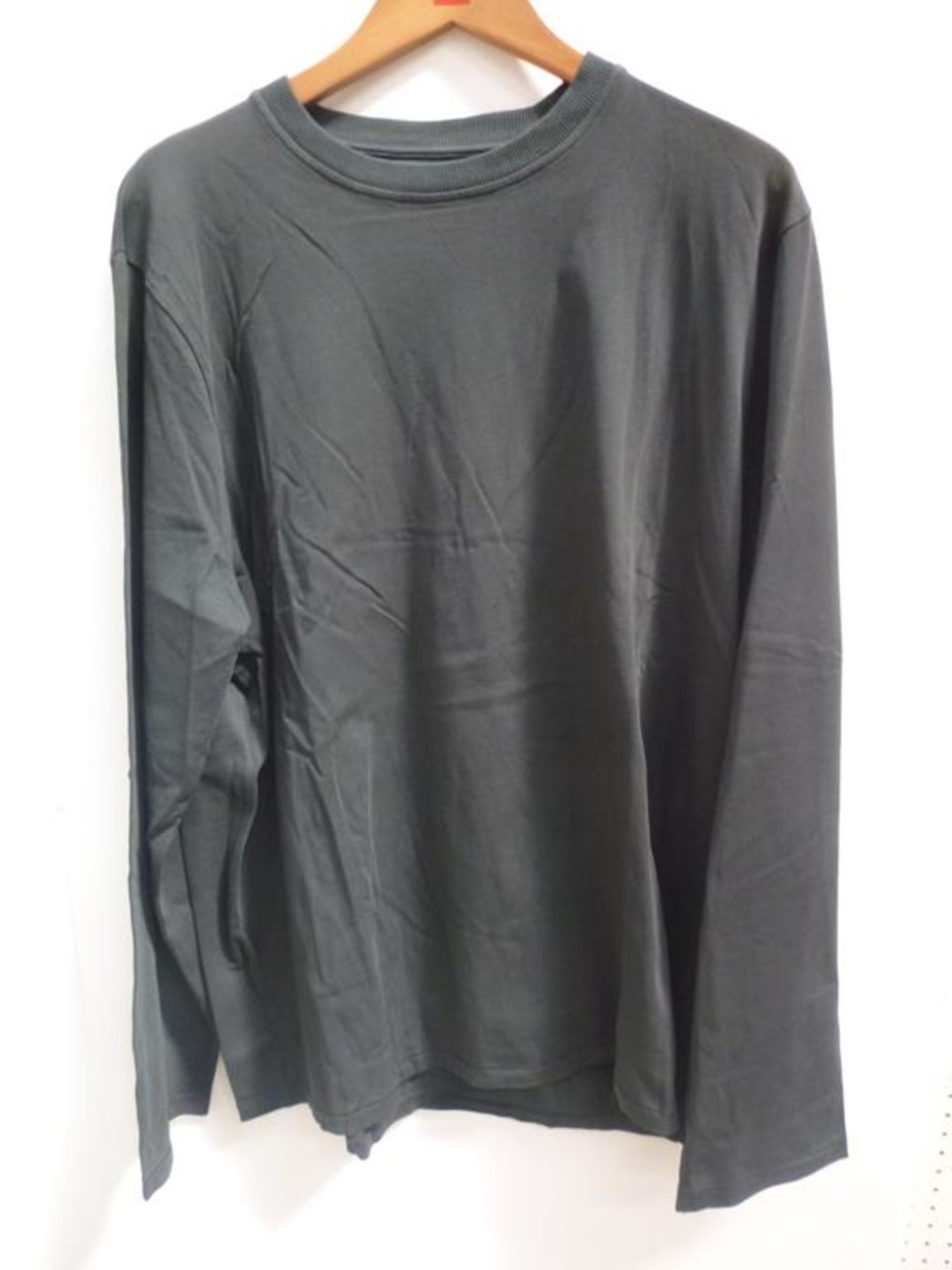 A Long Sleeved White T-Shirt (M), a Lemaire Short Sleeved T-Shirt (?), 5 x Long Sleeved Black Tops ( - Image 3 of 10