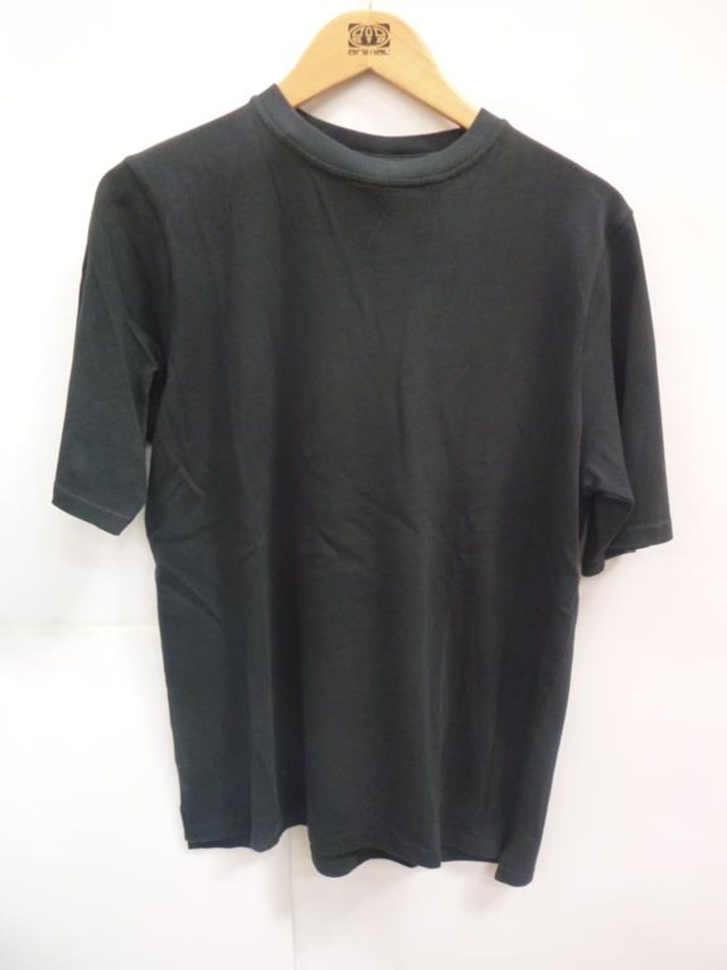 A Black Jumper (S), 2 x Brad Short Sleeve T-Shirts (XS), a Black Shirt (S), a Brad Short Sleeve (XS) - Image 4 of 6