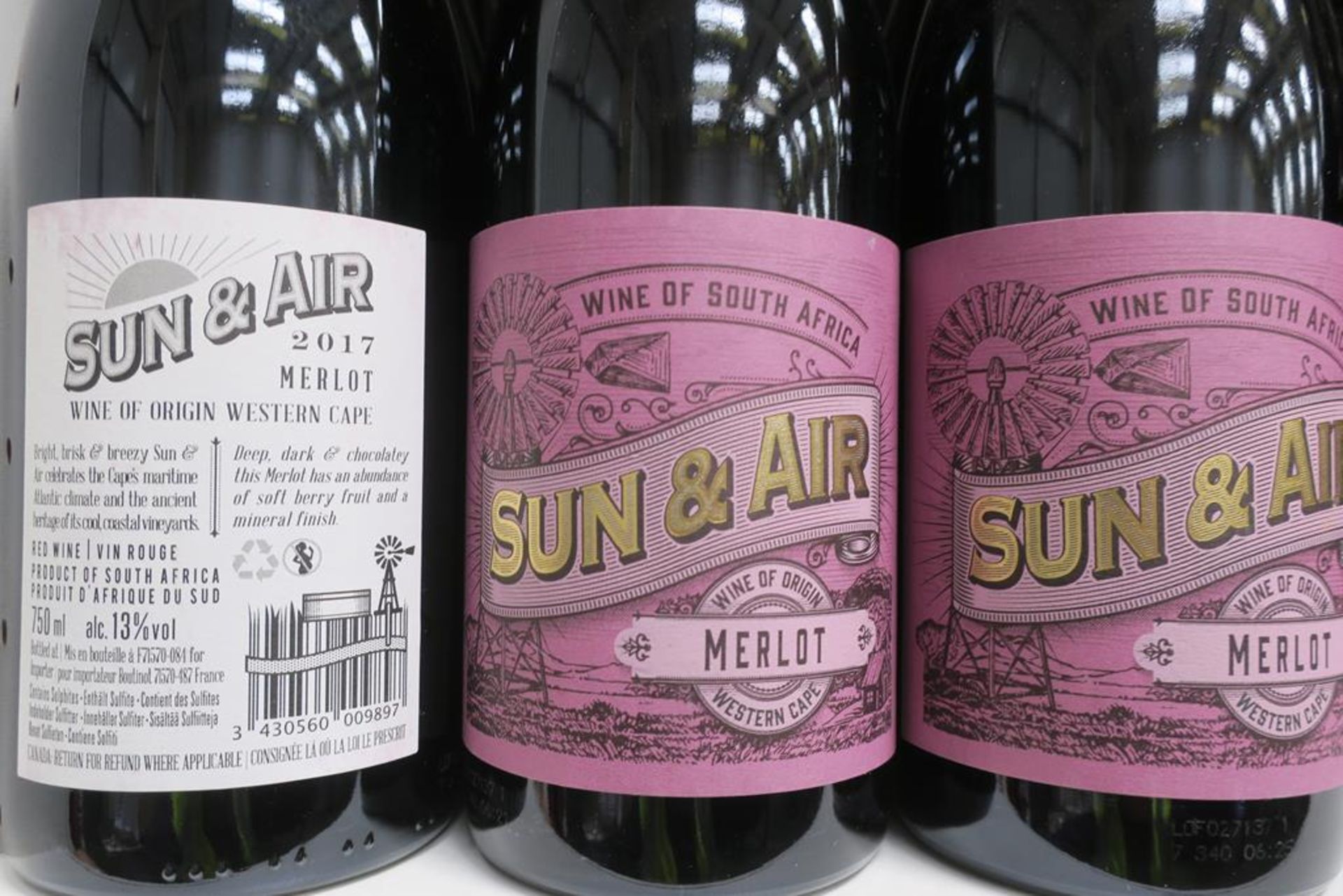 Twelve Bottles (75cl, 13% Vol) Sun & Air Merlot 2017