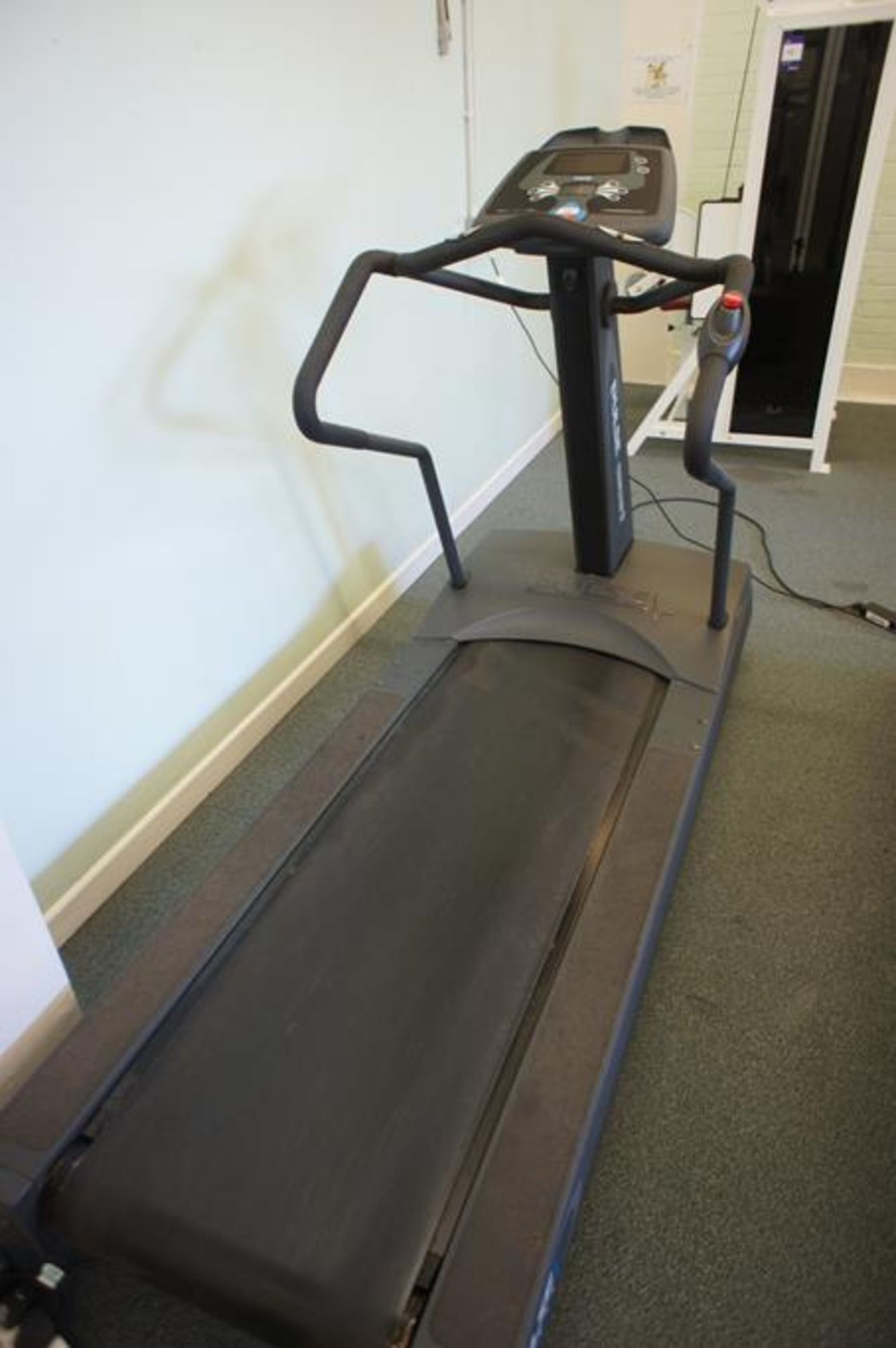 * Pulse Ascent Model 260F Running Machine Serial 260F-01119 with Cardio Theatre. Please note - Bild 2 aus 8