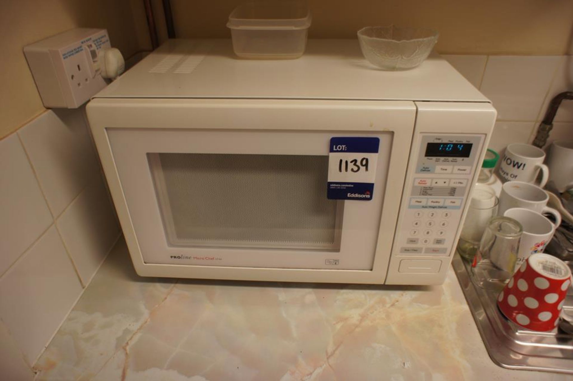 * Proline Microwave Oven Photographs are provided for example purposes only and do not represent the