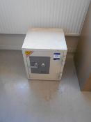 * Phoenix 2000 Datacare Fire Proof Safe 550 x 450 x 450 Photographs are provided for example