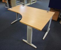 * Oak Effect R/H Radius Desk 1600x1200mm Photographs are provided for example purposes only and do