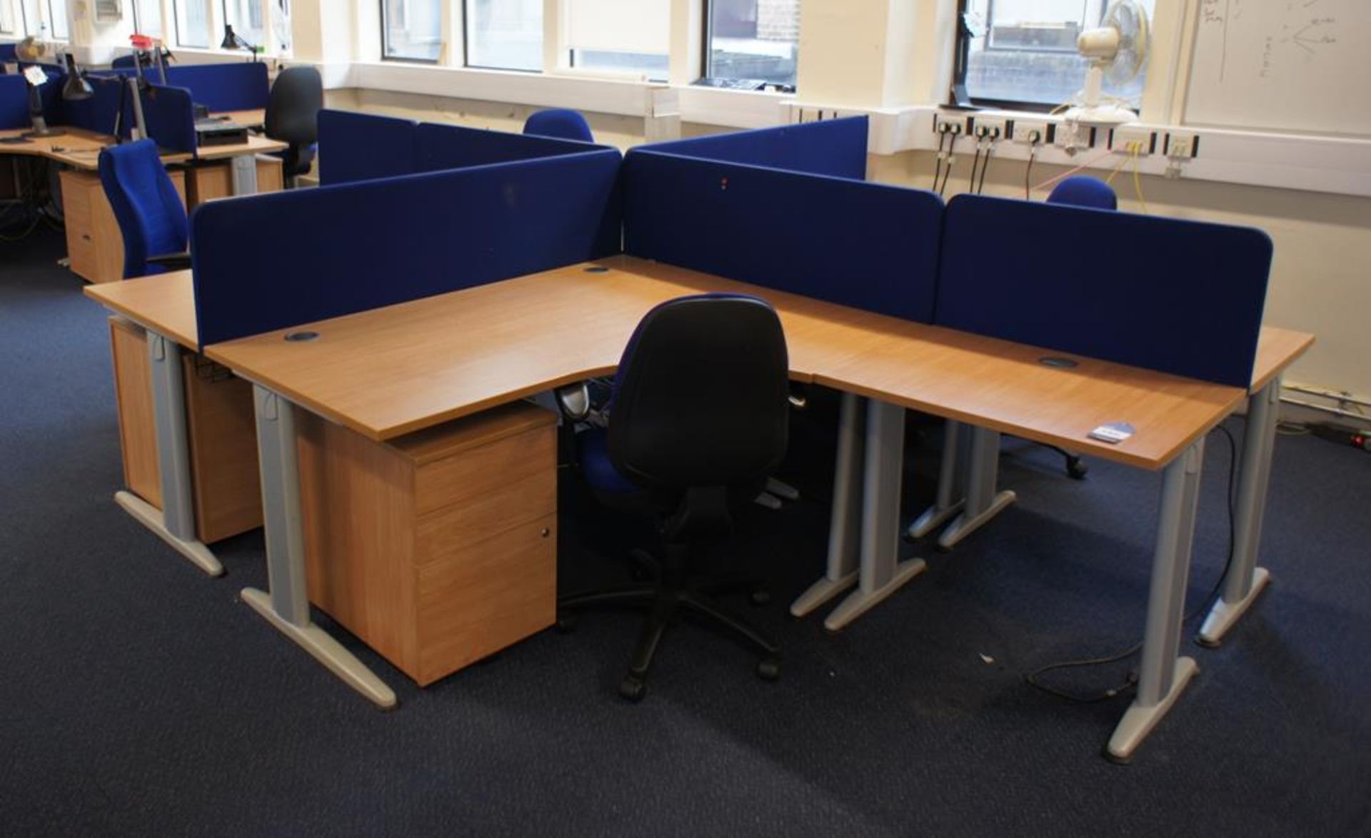 * Oak Effect 4 Person Desk Cluster Comprising of 2 R/H Radius Desks 1600x1200mm, 2 L/H Radius - Image 3 of 4