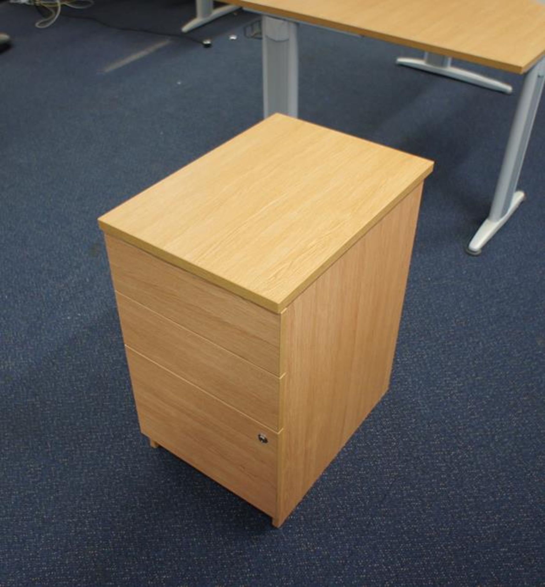 * Oak Effect Desk High Pedestal 800mm Deep Photographs are provided for example purposes only and do - Image 3 of 4