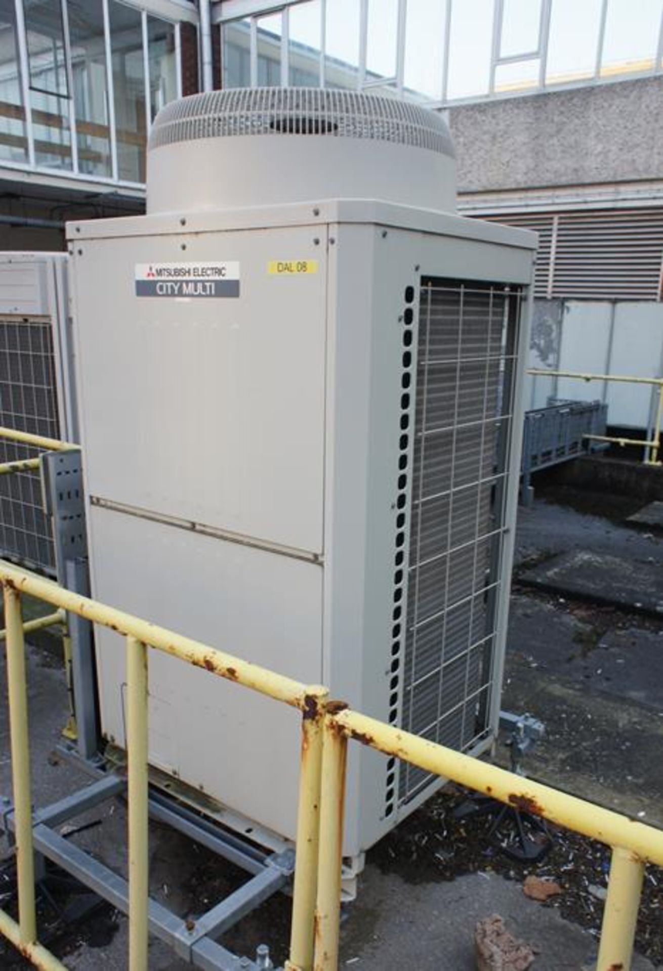 Mitsubishi PUH???? Chiller Unit, Year 2009. This Lot is Buyer to Remove. Please note that a Risk - Image 2 of 12