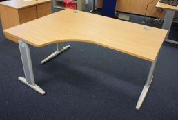 * Oak Effect L/H Radius Desk 1600x1200mm Photographs are provided for example purposes only and do