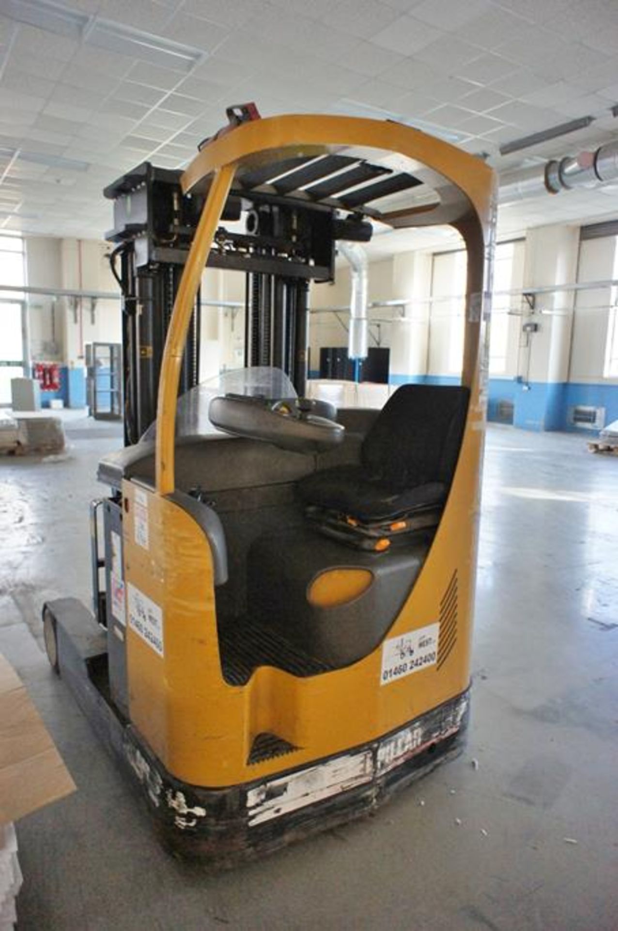 * Cat NR16K Reach Truck, electric, 1600kg capacity, triple mast, 4800mm lift height, serial number - Image 2 of 7