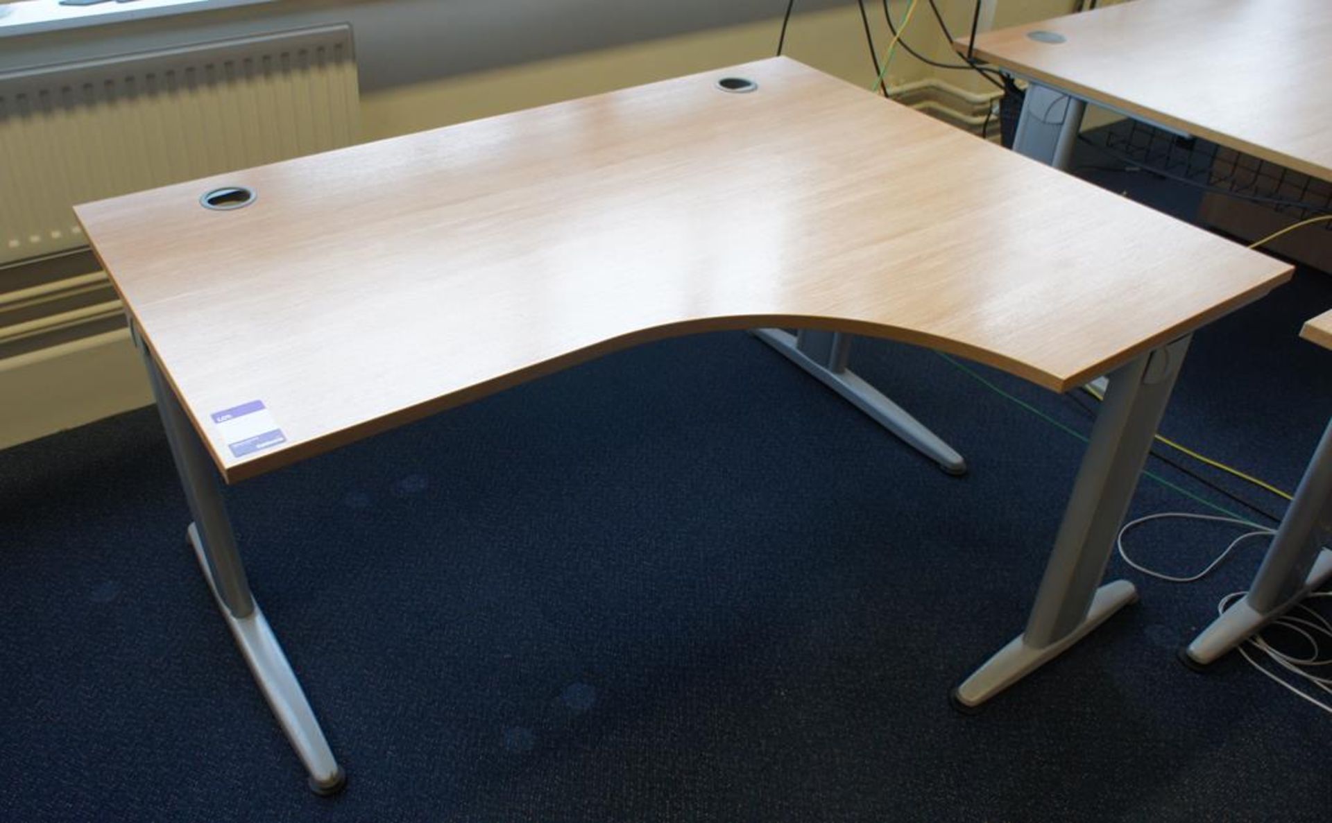 * Oak Effect R/H Radius Desk 1600 x 1200 Photographs are provided for example purposes only and do