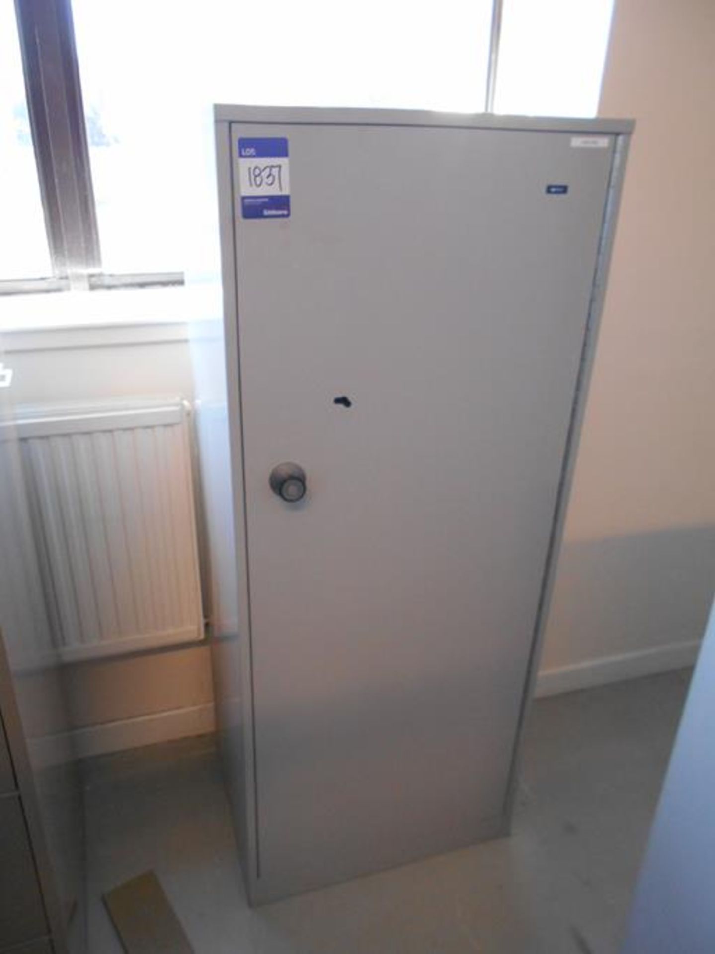 * Heavy Duty Steel Secure Single Door Cabinet 1520 x 610 x 470 Photographs are provided for