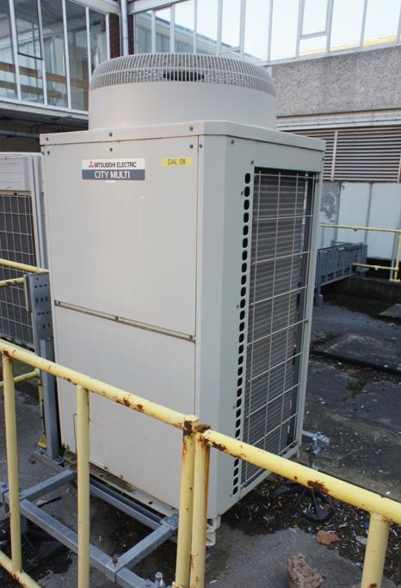 Mitsubishi PUH???? Chiller Unit, Year 2009. This Lot is Buyer to Remove. Please note that a Risk - Image 4 of 12