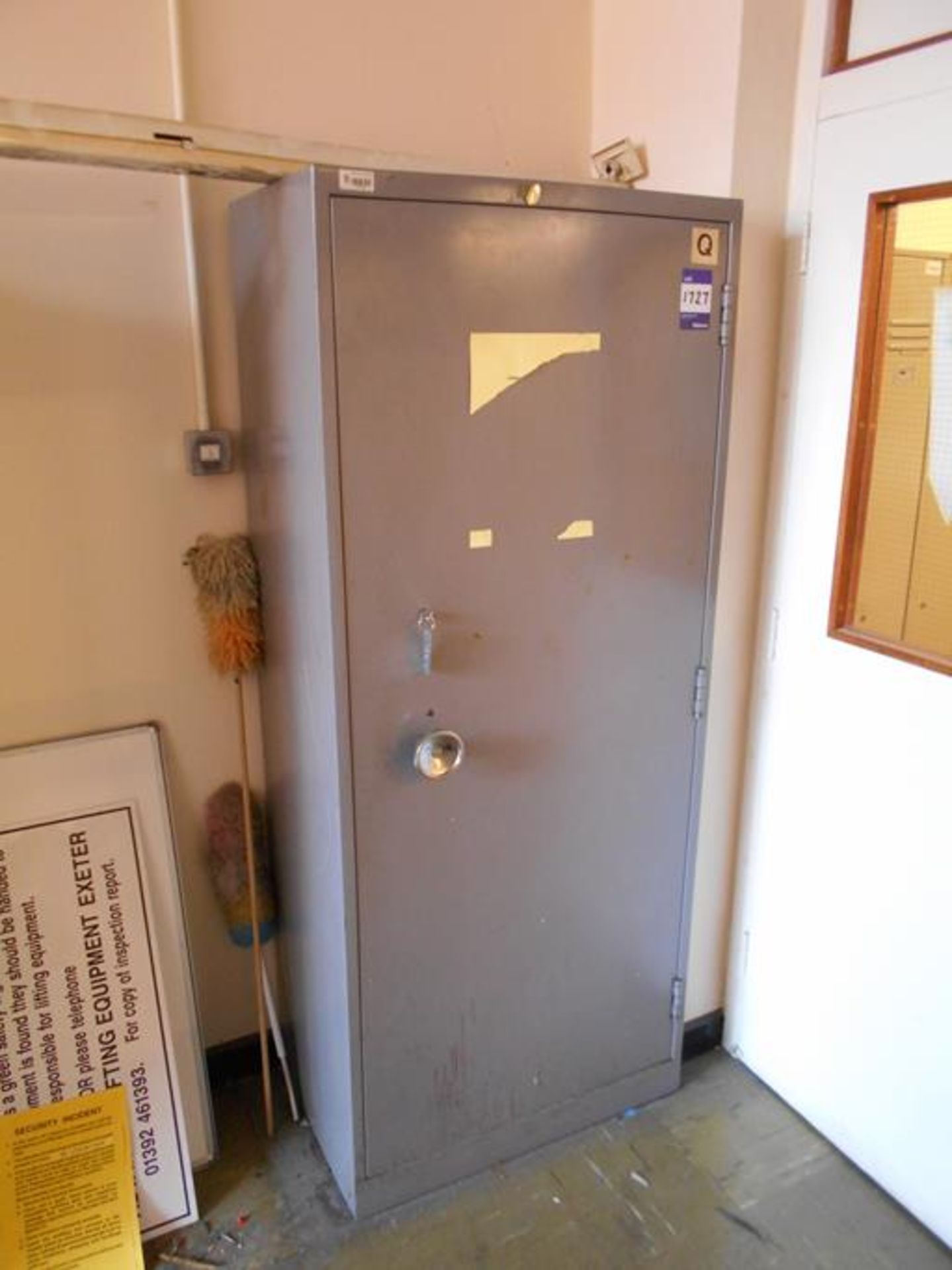 * Single Door Heavy Duty Metal Cabinet 1830 x 760 x 480 Photographs are provided for example - Bild 2 aus 2