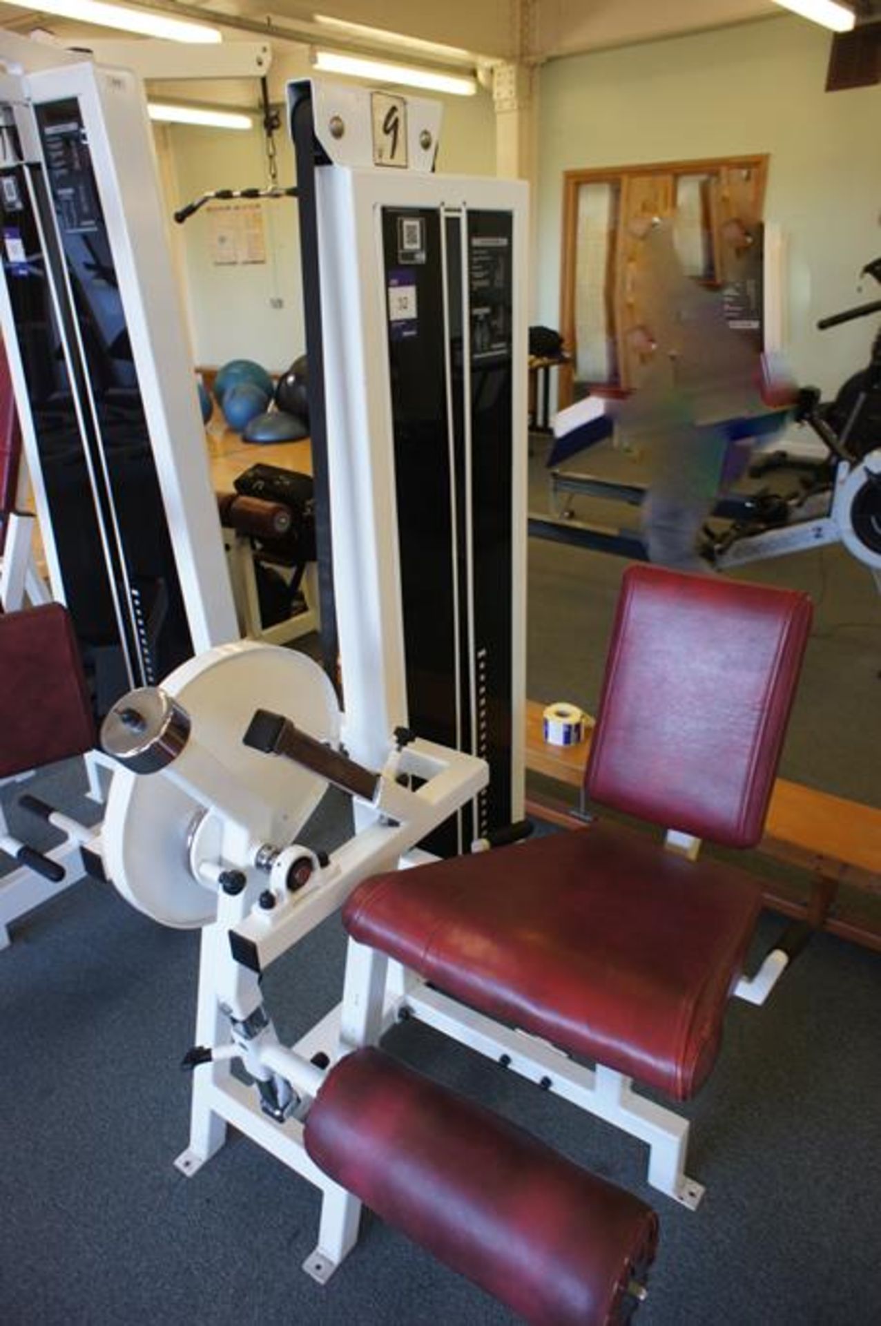 * Pulsestar Fitness Leg Extension Weight Lifting Machine, Lifting Weight 100Kg. Please note - Bild 4 aus 8