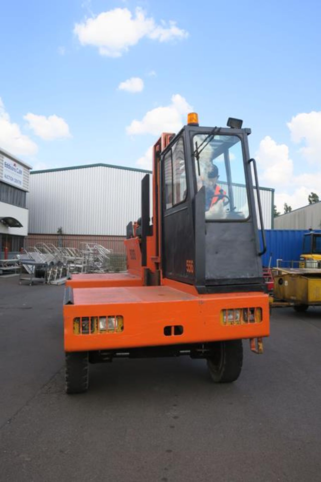 Boss 556-5B3 5000KG Diesel Side Loading Forklift YOM 1995 S/N 025349 max lift height 3300mm - Image 5 of 13