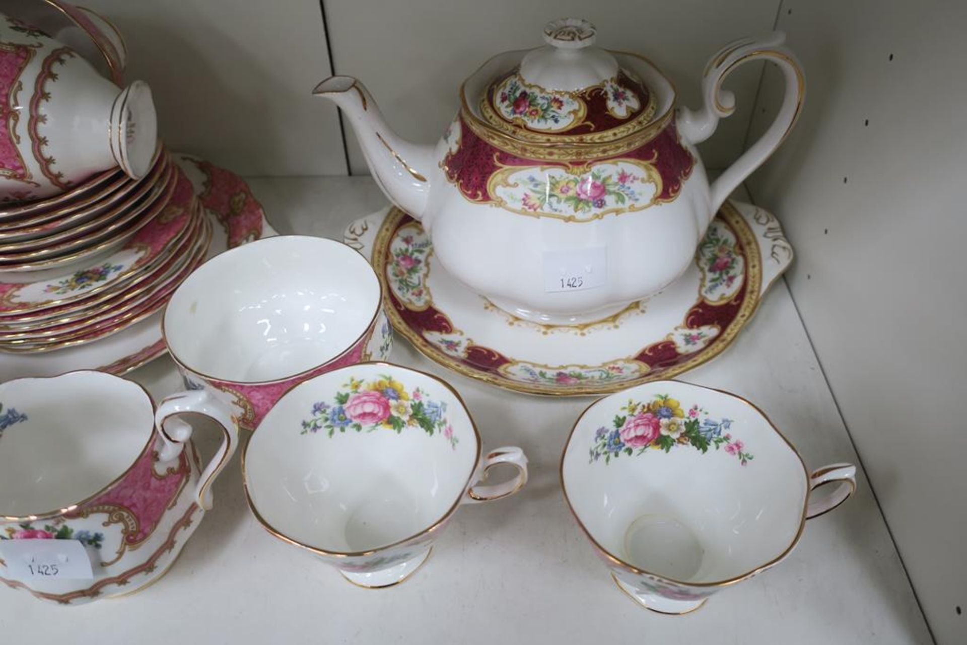 Over 20 Pieces of Royal Albert Bone China - Image 3 of 5