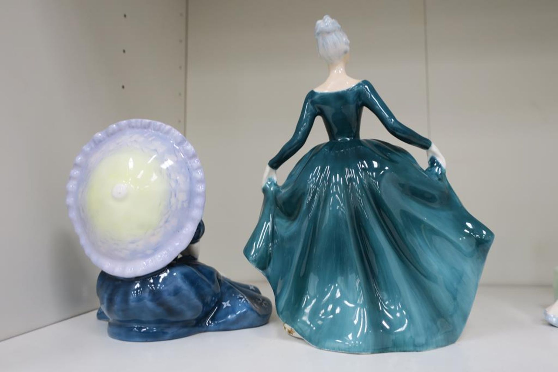 Royal Doulton Pensive Moments Figurine - Image 5 of 8
