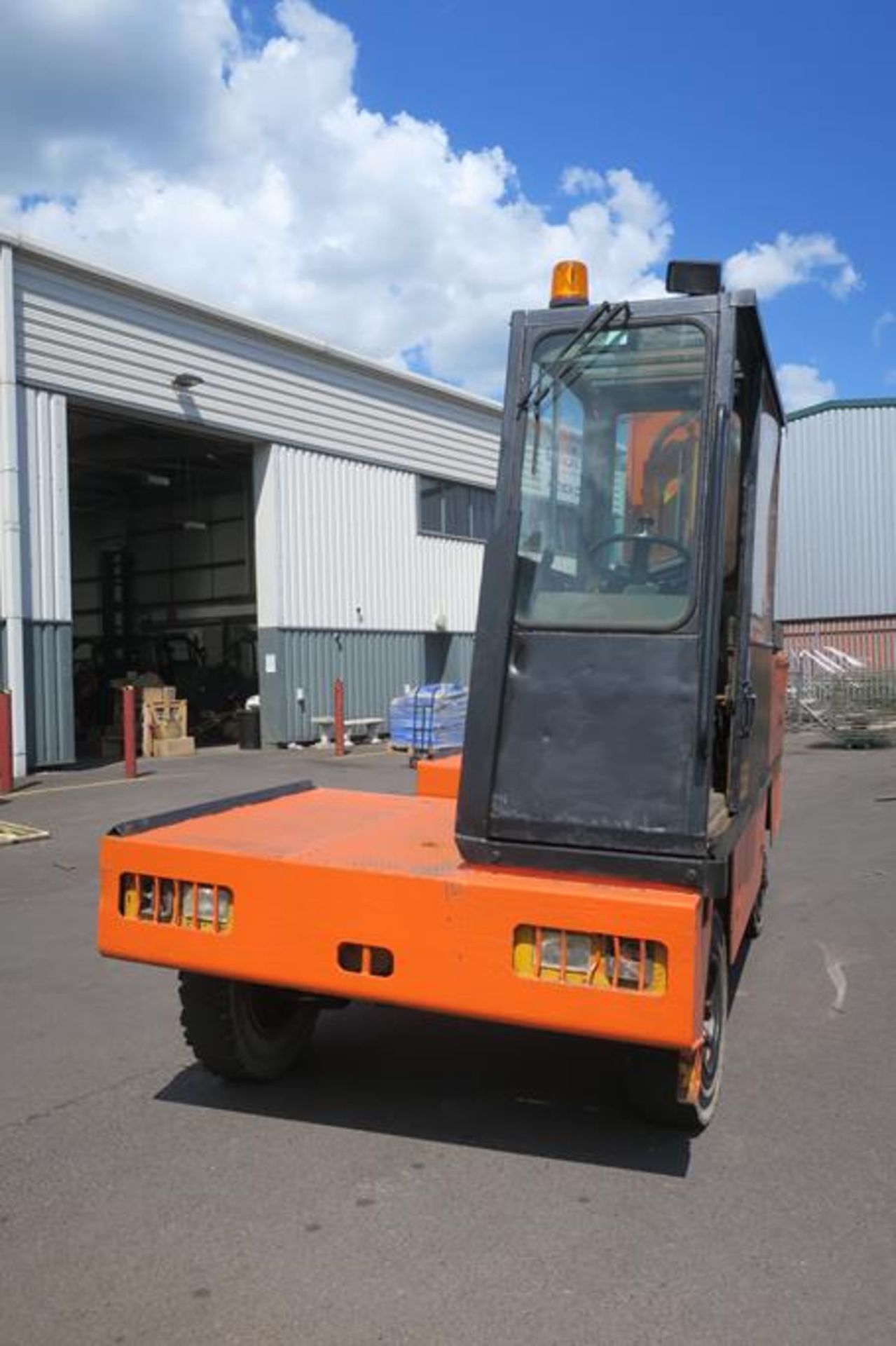 Boss 556-5B3 5000KG Diesel Side Loading Forklift YOM 1995 S/N 025349 max lift height 3300mm - Image 2 of 13