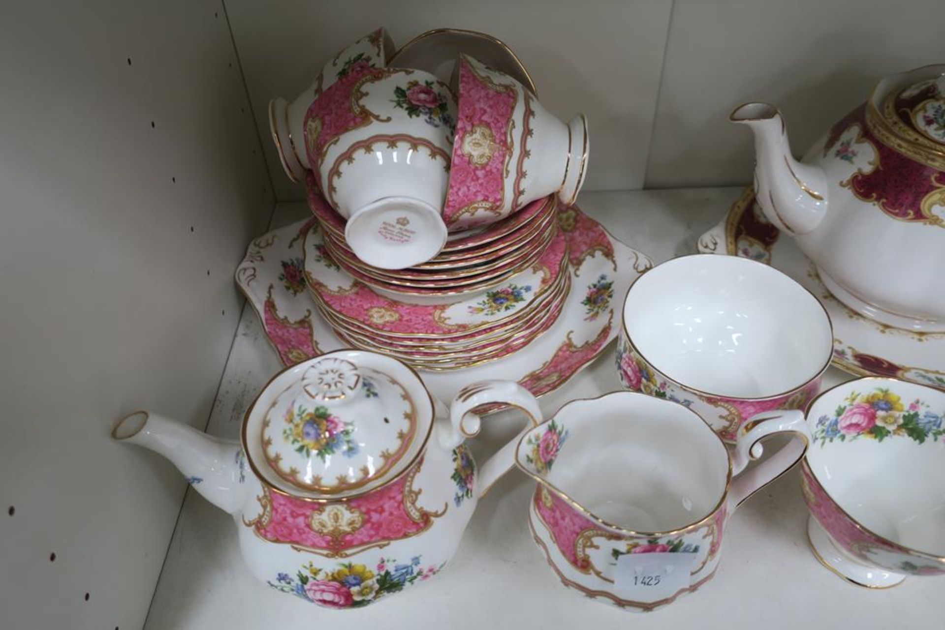 Over 20 Pieces of Royal Albert Bone China - Image 2 of 5