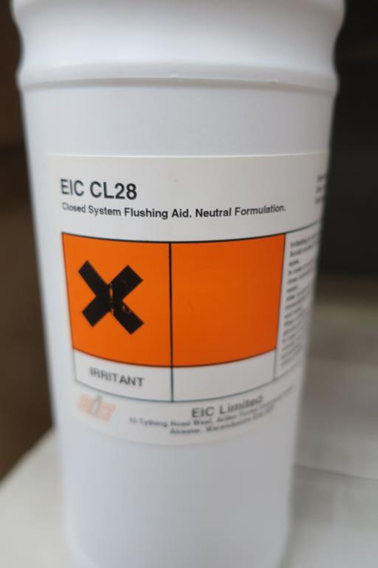 2 x boxes of 6 x EIC CL28 Closed System Flushing Aid - Image 2 of 4